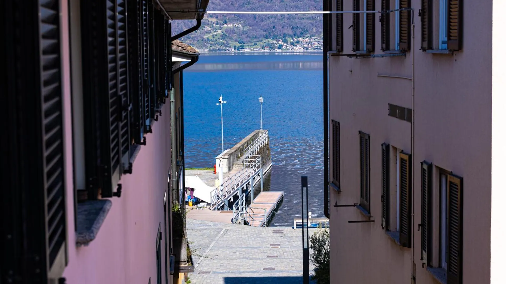 アパート Residence Lake Como コーリコ