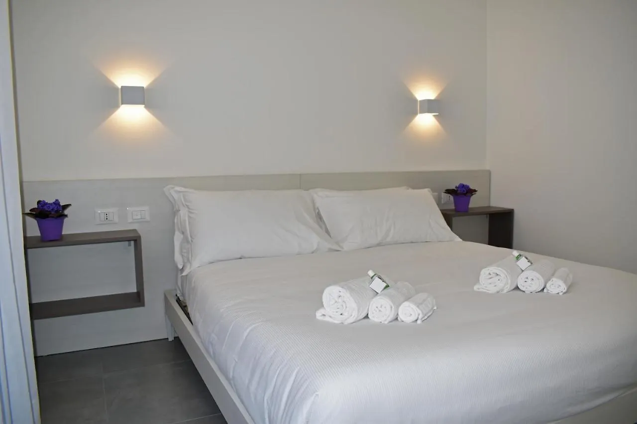 Residence Lake Como Colico 0*,