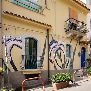 29 Center , Taormina Italy