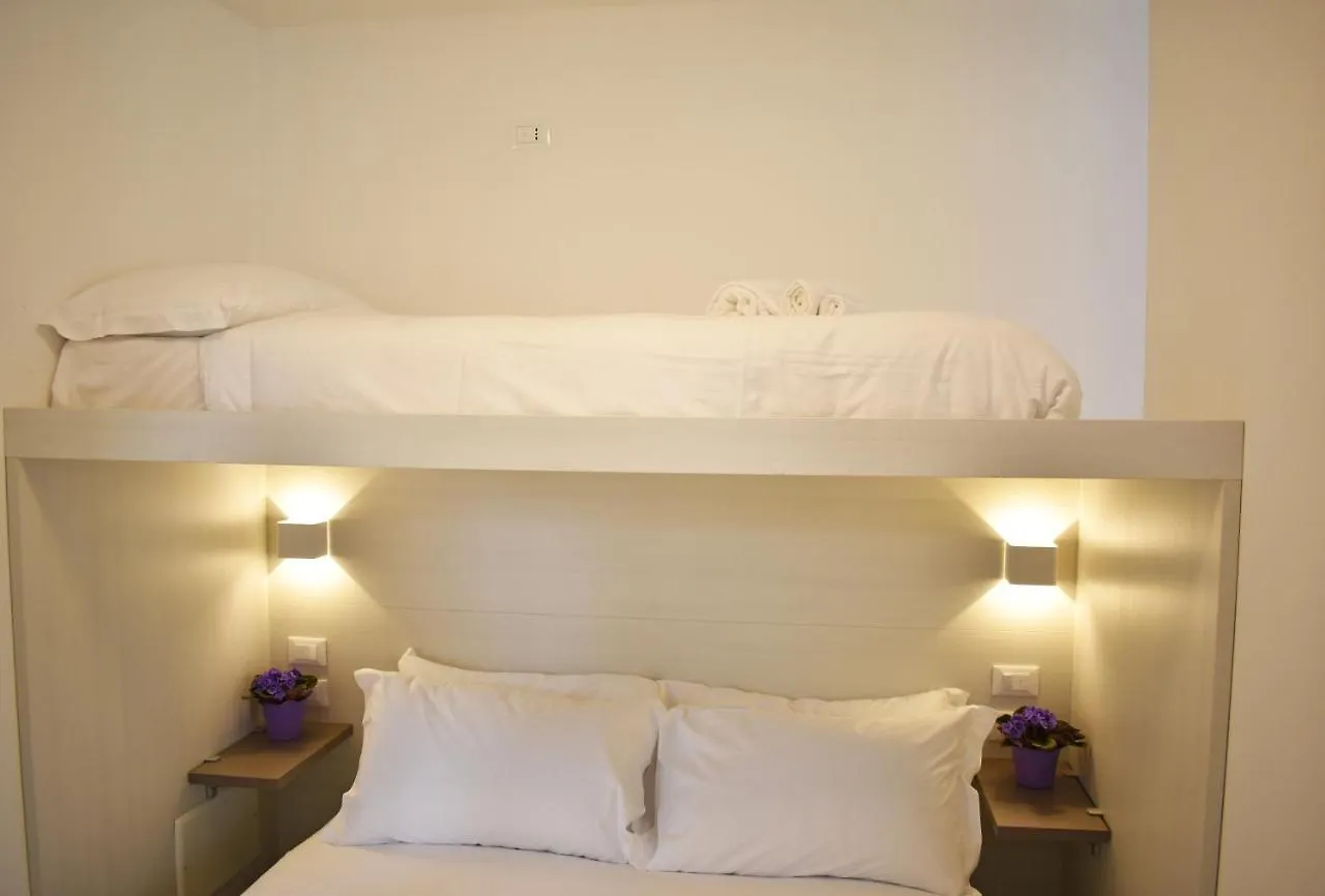 Residence Lake Como Colico 0*,